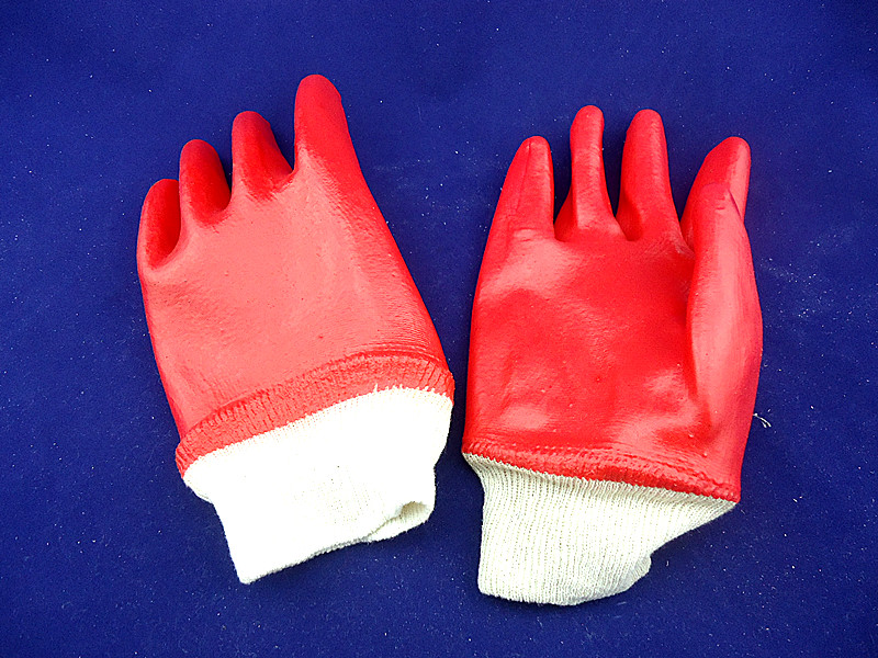 COTTON GLOVE RED PVC COVERED			 				 				 Package	BULK			 Packing (pcs) /Cuft	120/0.064CBM			 GW / NW (KGS)	15/14			