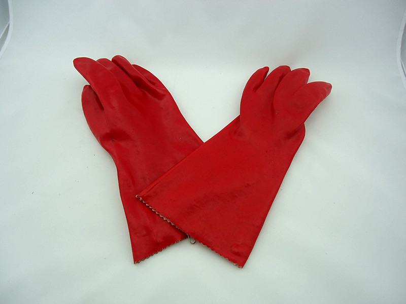 RED PVC GLOVE 		 				 				 Package	BULK			 Packing (pcs) /Cuft	120/0.064CBM			 GW / NW (KGS)	15/14			